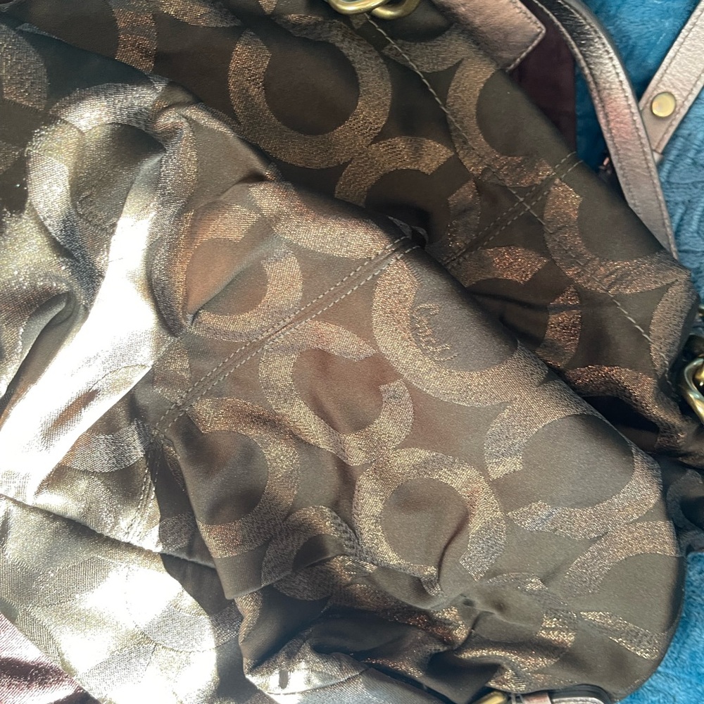 Coach bag, like new, very limited wear, great condition, original garment bag